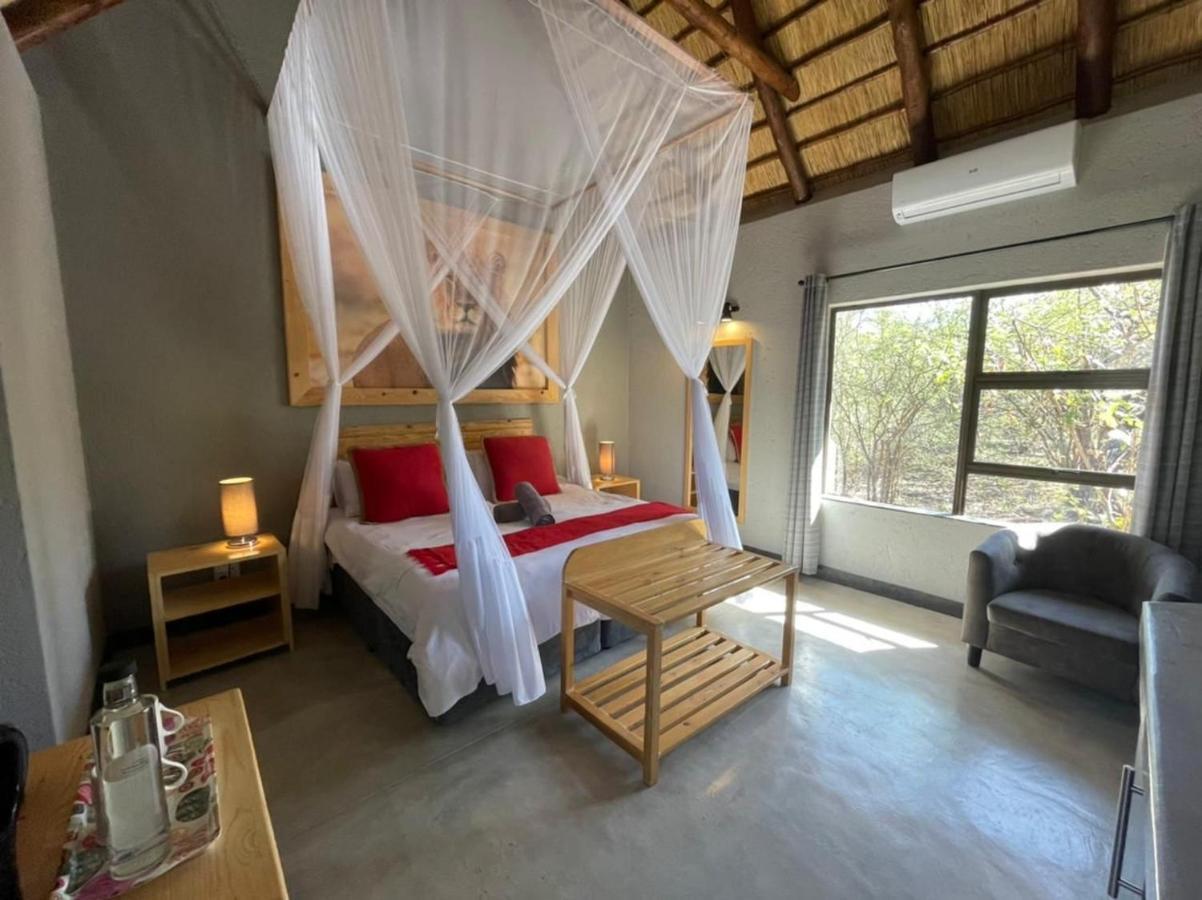 Lindiwe Safari Lodge *