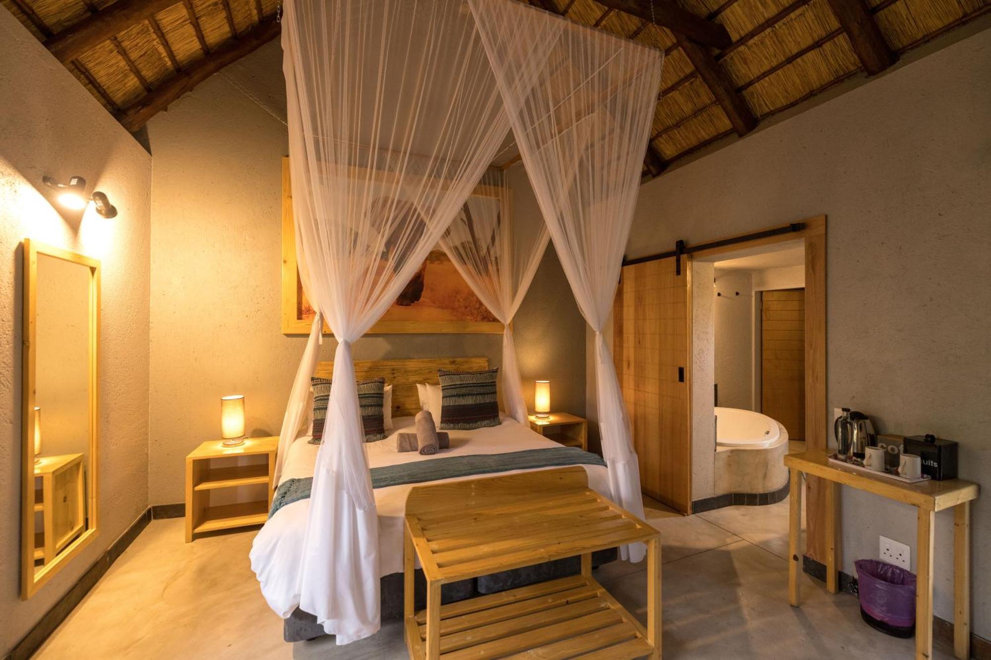 Lindiwe Safari Lodge *